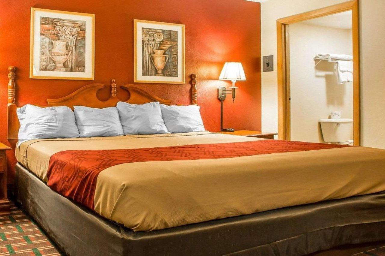 Rodeway Inn Montpelier Экстерьер фото