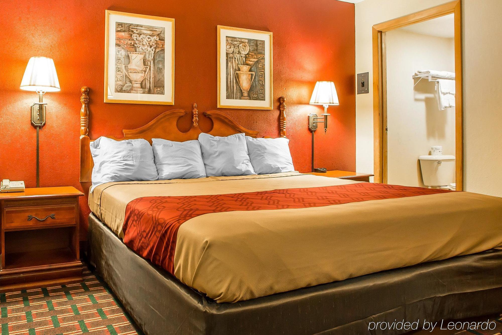 Rodeway Inn Montpelier Экстерьер фото