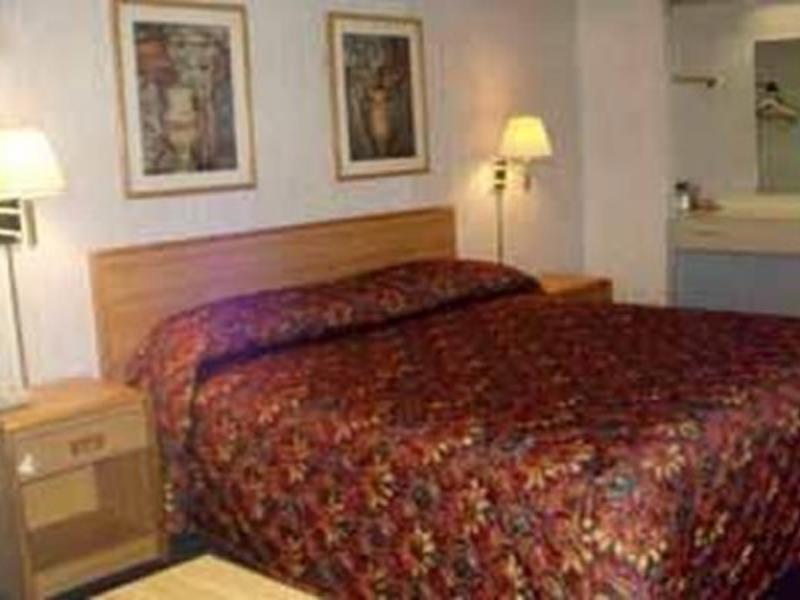 Rodeway Inn Montpelier Экстерьер фото