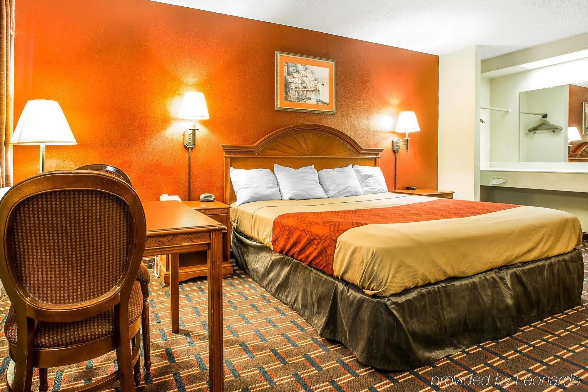 Rodeway Inn Montpelier Экстерьер фото