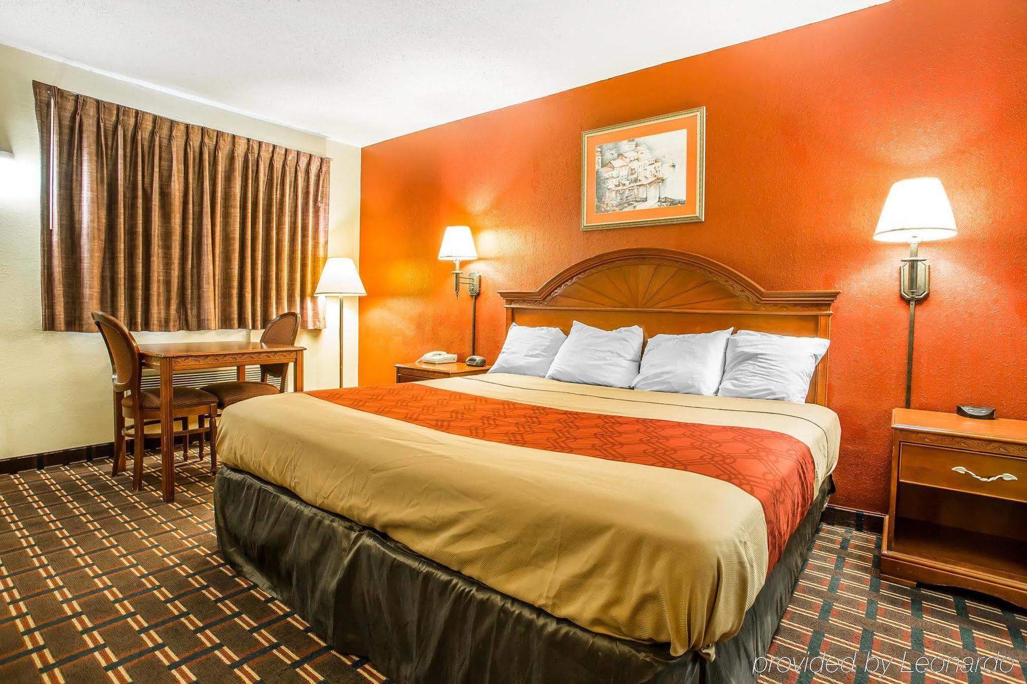 Rodeway Inn Montpelier Экстерьер фото