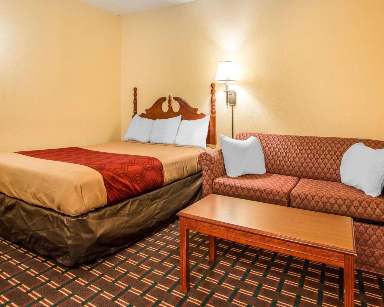 Rodeway Inn Montpelier Экстерьер фото