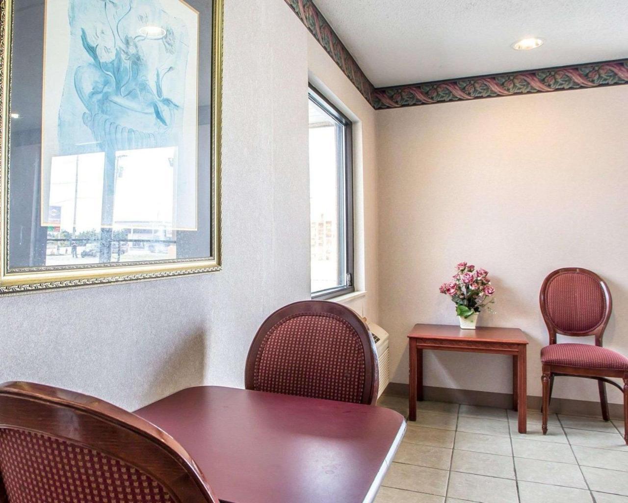Rodeway Inn Montpelier Экстерьер фото
